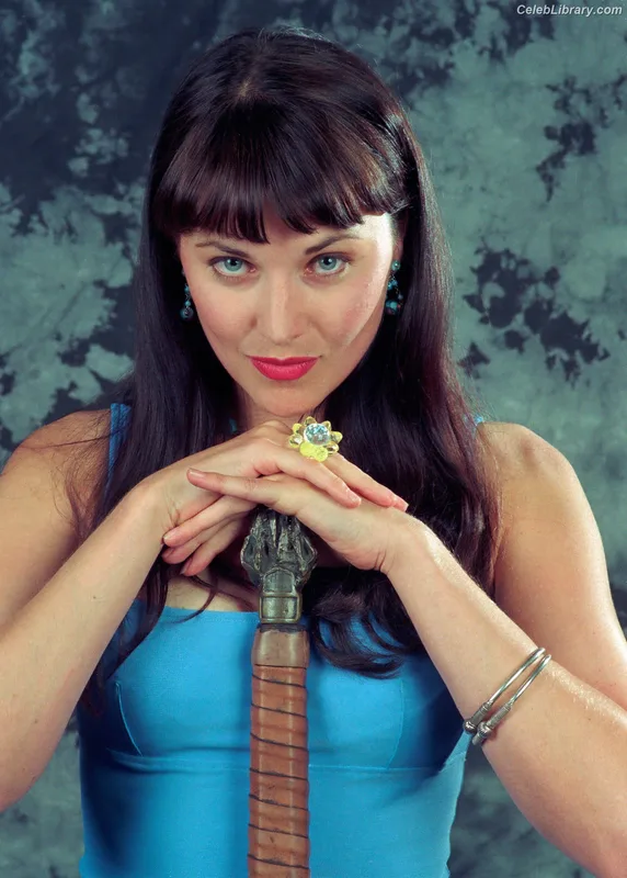 Lucy Lawless photo 19 of 44