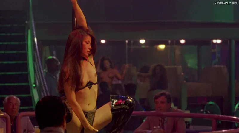 Lucy Liu photo 18 of 128