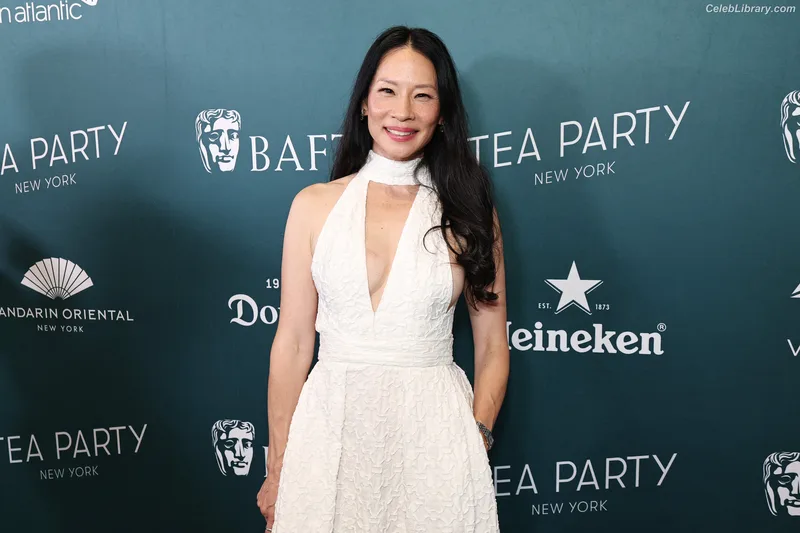 Lucy Liu photo 22 of 128