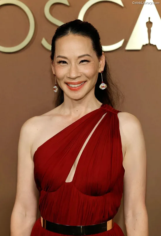 Lucy Liu photo 3 of 128