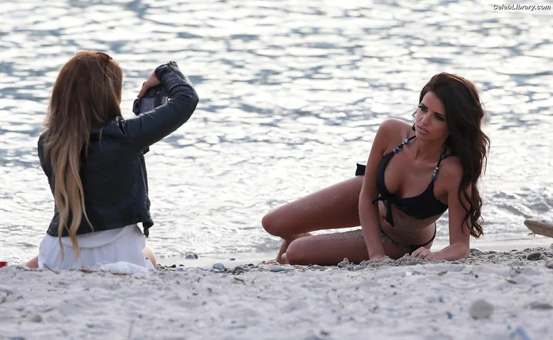 Lucy Mecklenburgh photo 10 of 93