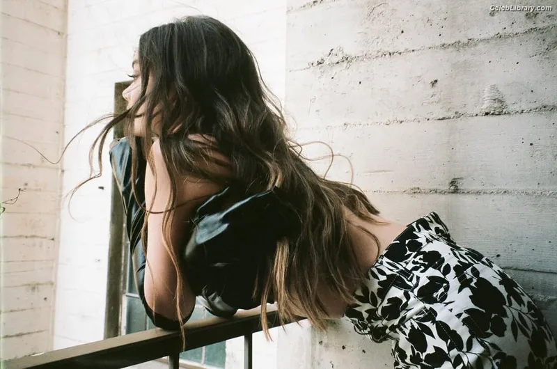 Lukita Maxwell photo 4 of 317