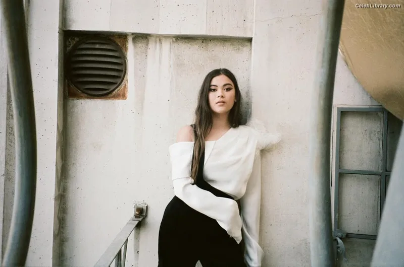 Lukita Maxwell photo 9 of 317