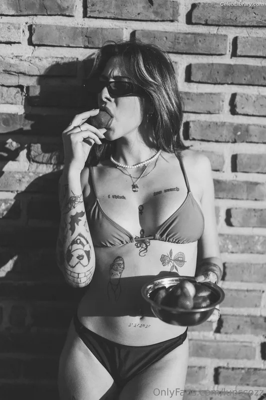 Lupe Cozzolino photo 4 of 161