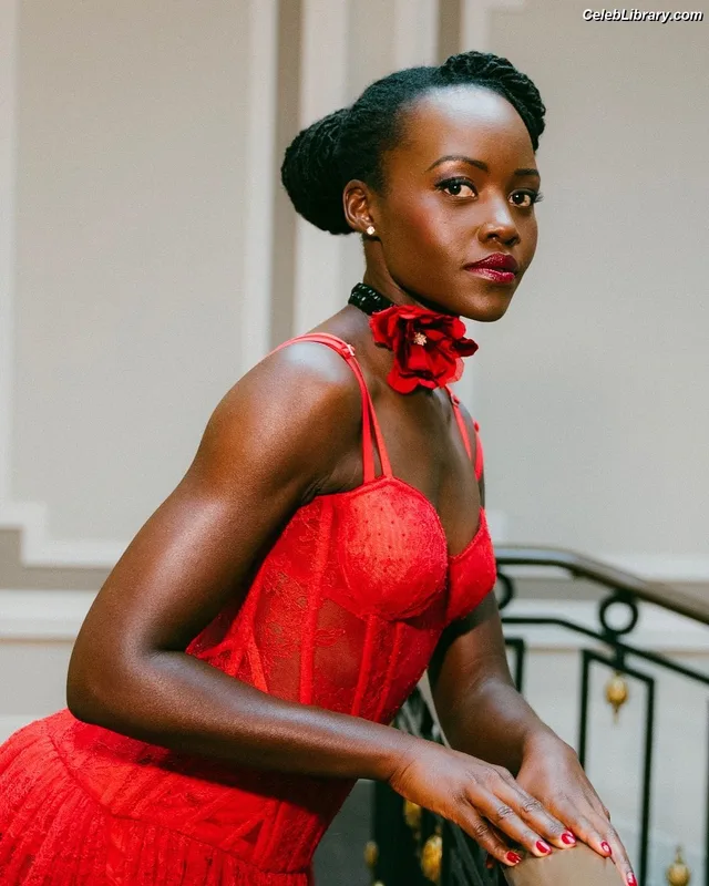 Lupita Nyong'o photo 8 of 77