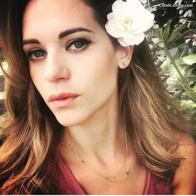 Lyndsy Fonseca photo 14 of 25