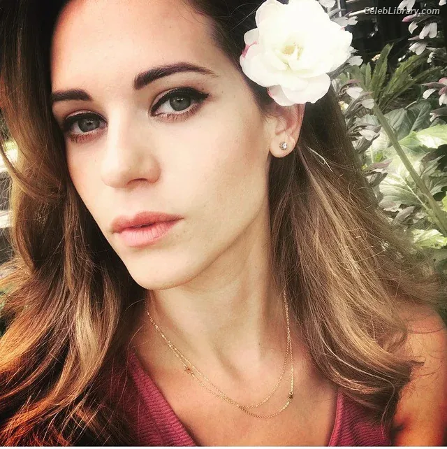 Lyndsy Fonseca photo 14 of 26