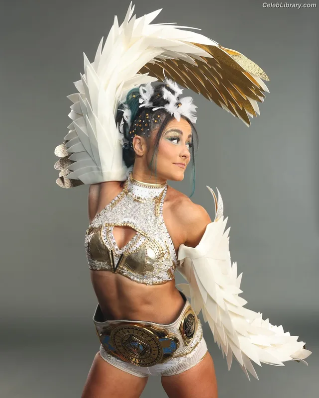 Lyra Valkyria photo 16 of 812
