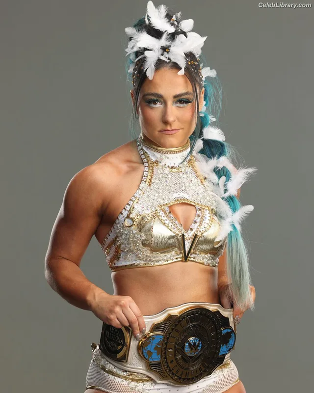 Lyra Valkyria photo 20 of 812