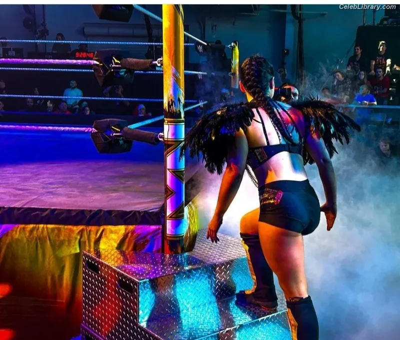 Lyra Valkyria photo 12 of 812