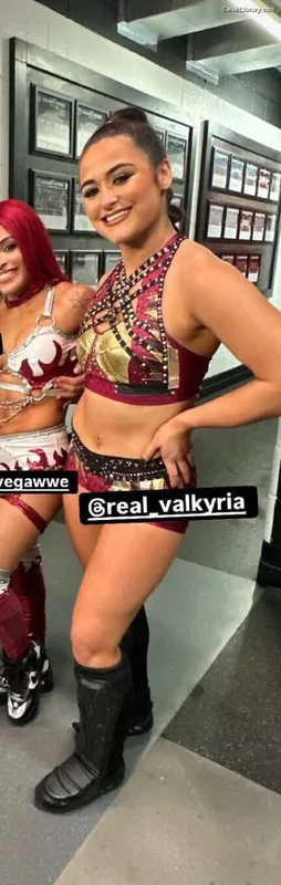 Lyra Valkyria photo 17 of 812