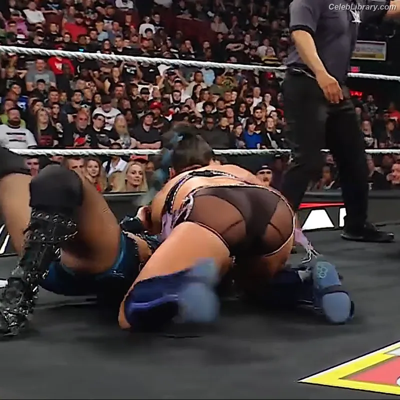 Lyra Valkyria photo 22 of 812