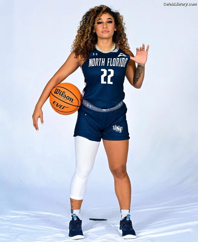 Lyric Swann photo 21 of 63