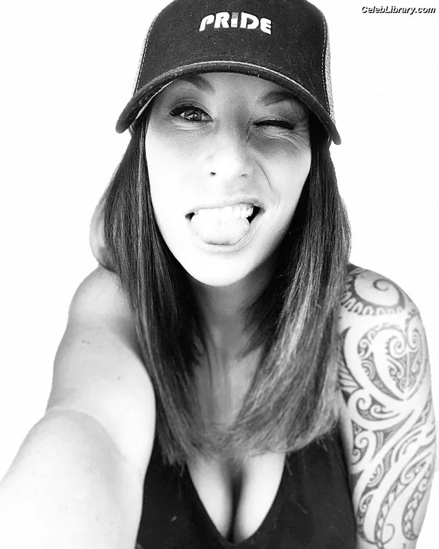 Lyssa Chapman photo 6 of 58