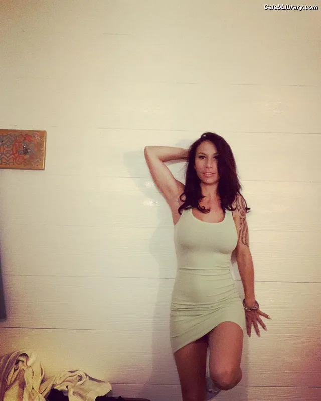 Lyssa Chapman photo 7 of 58