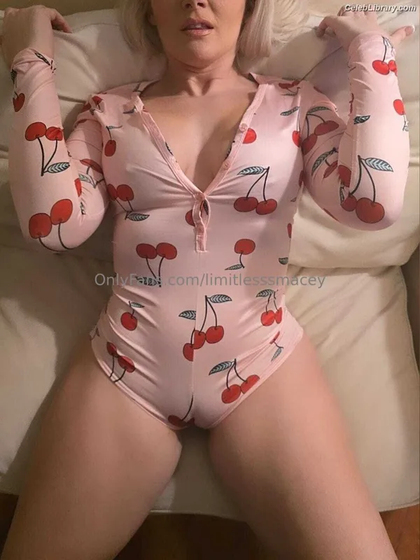 Macey Estrella photo 12 of 1721