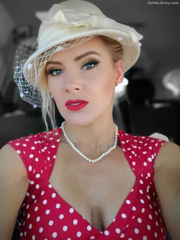 Macey Estrella photo 5 of 1721