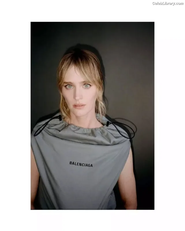 Mackenzie Davis photo 1 of 43