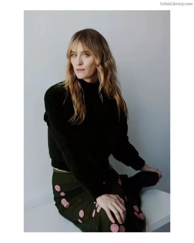 Mackenzie Davis photo 5 of 43