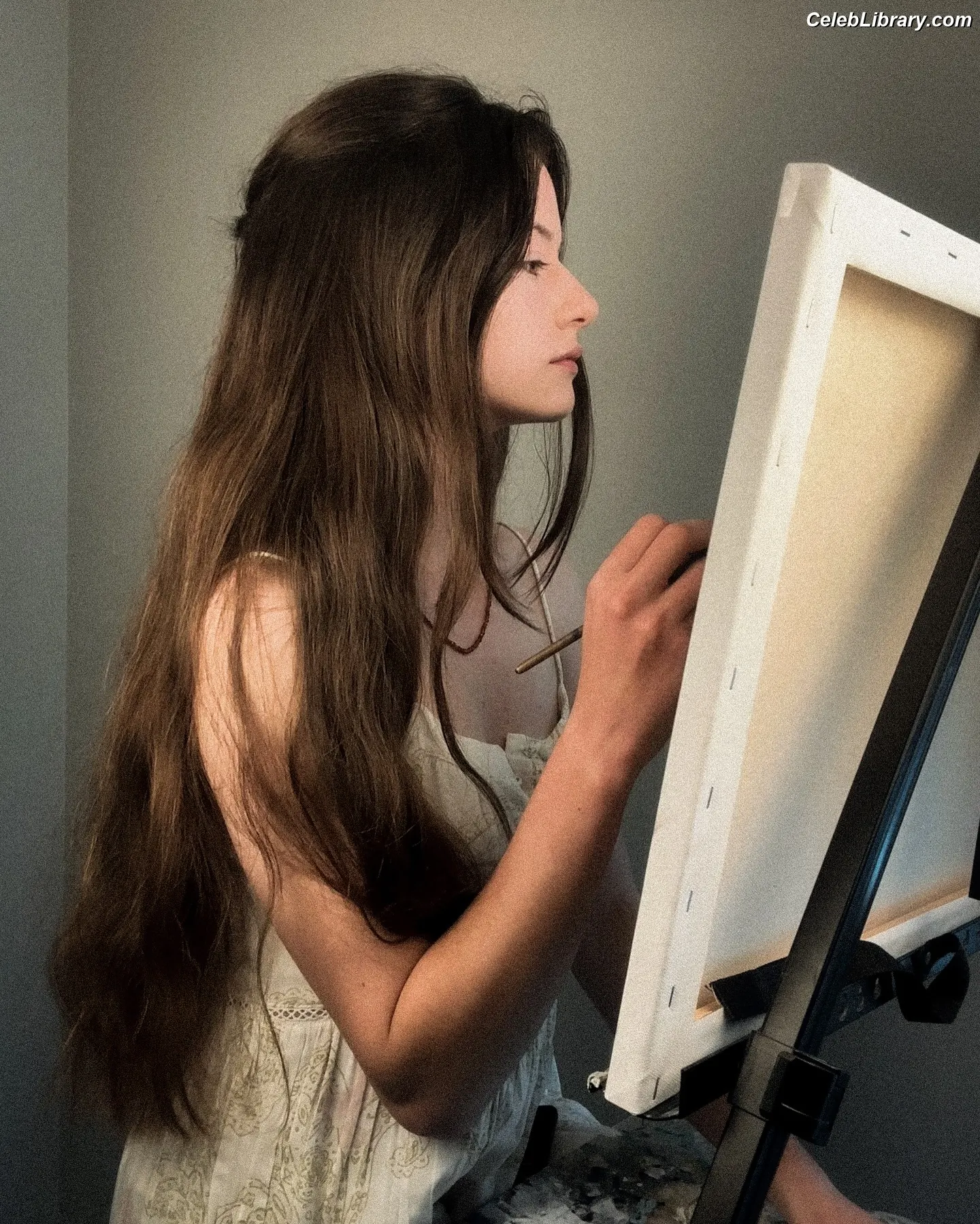 Mackenzie Foy photo 9 of 90