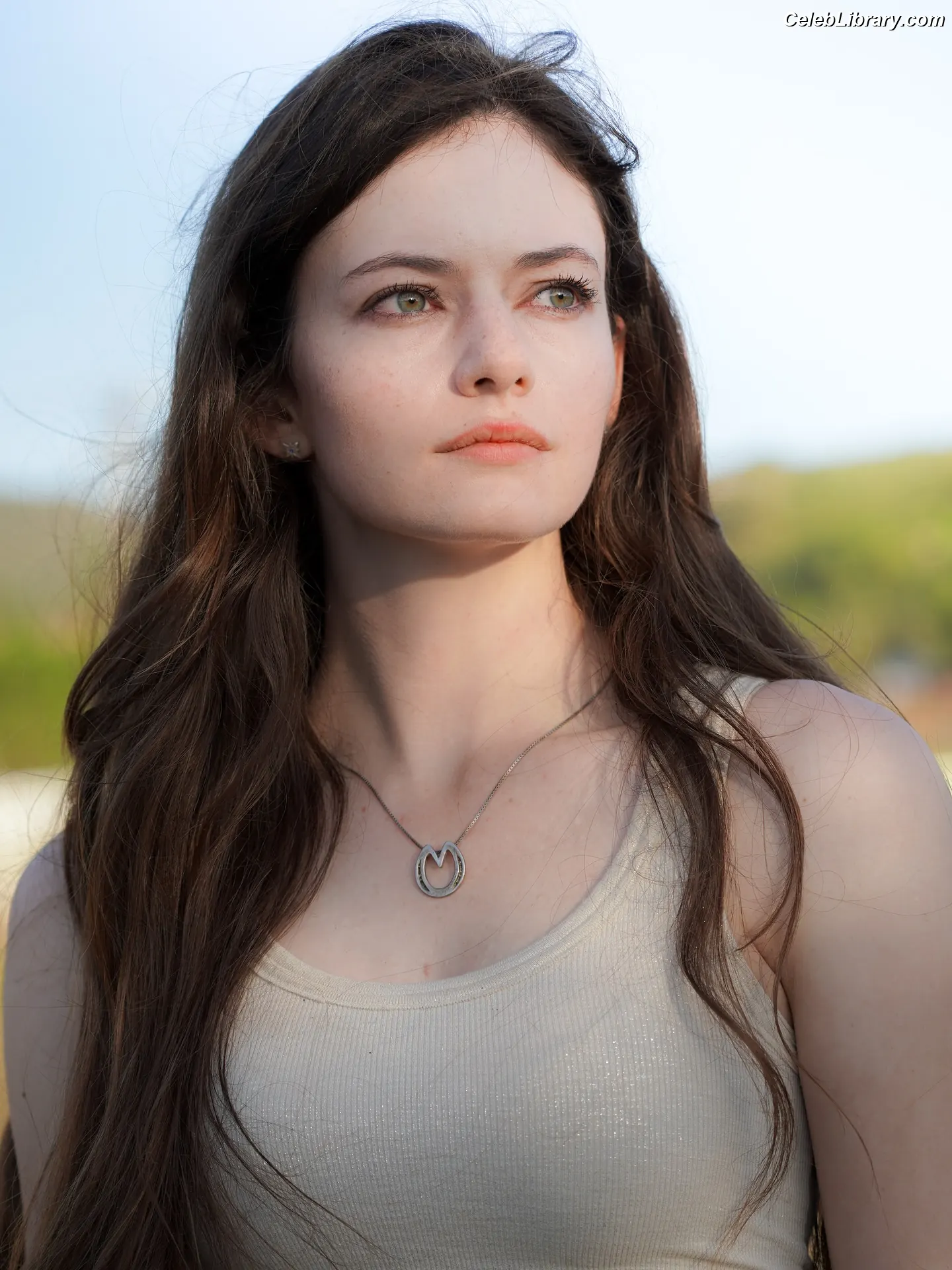 Mackenzie Foy photo 18 of 90