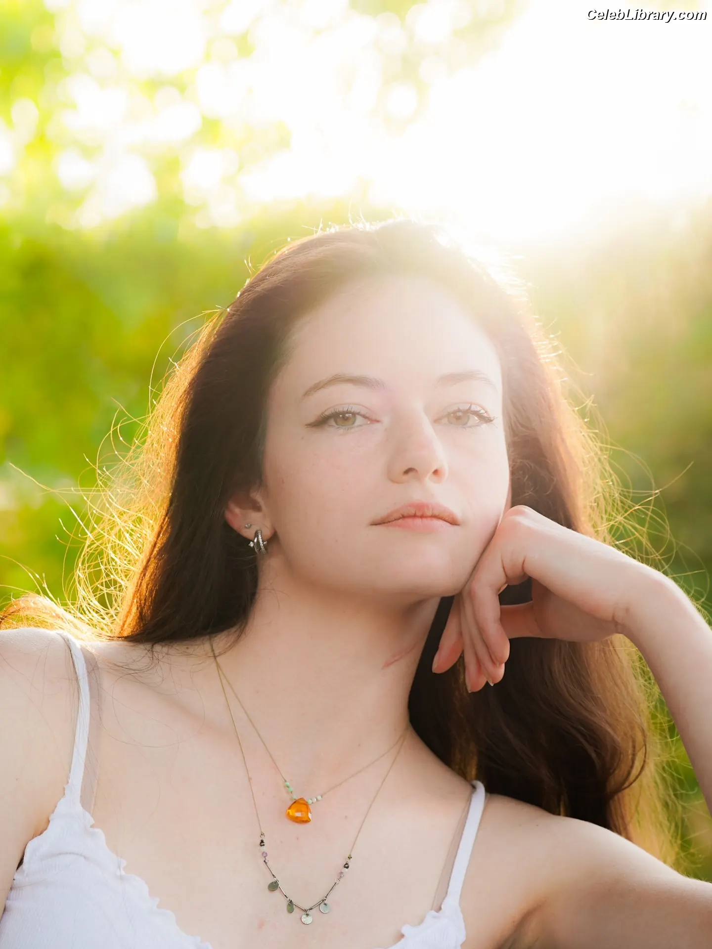 Mackenzie Foy photo 2 of 90