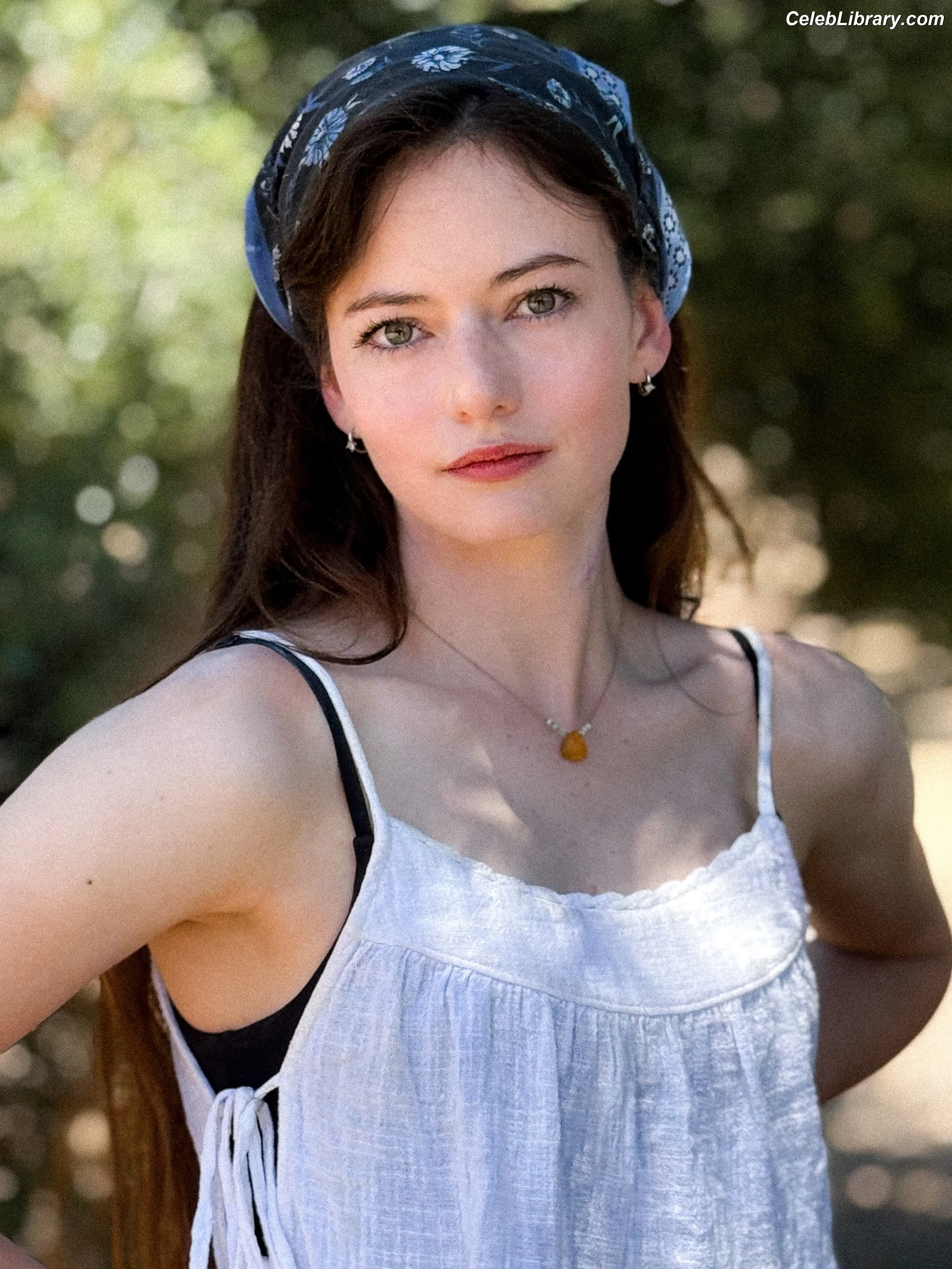 Mackenzie Foy photo 6 of 90
