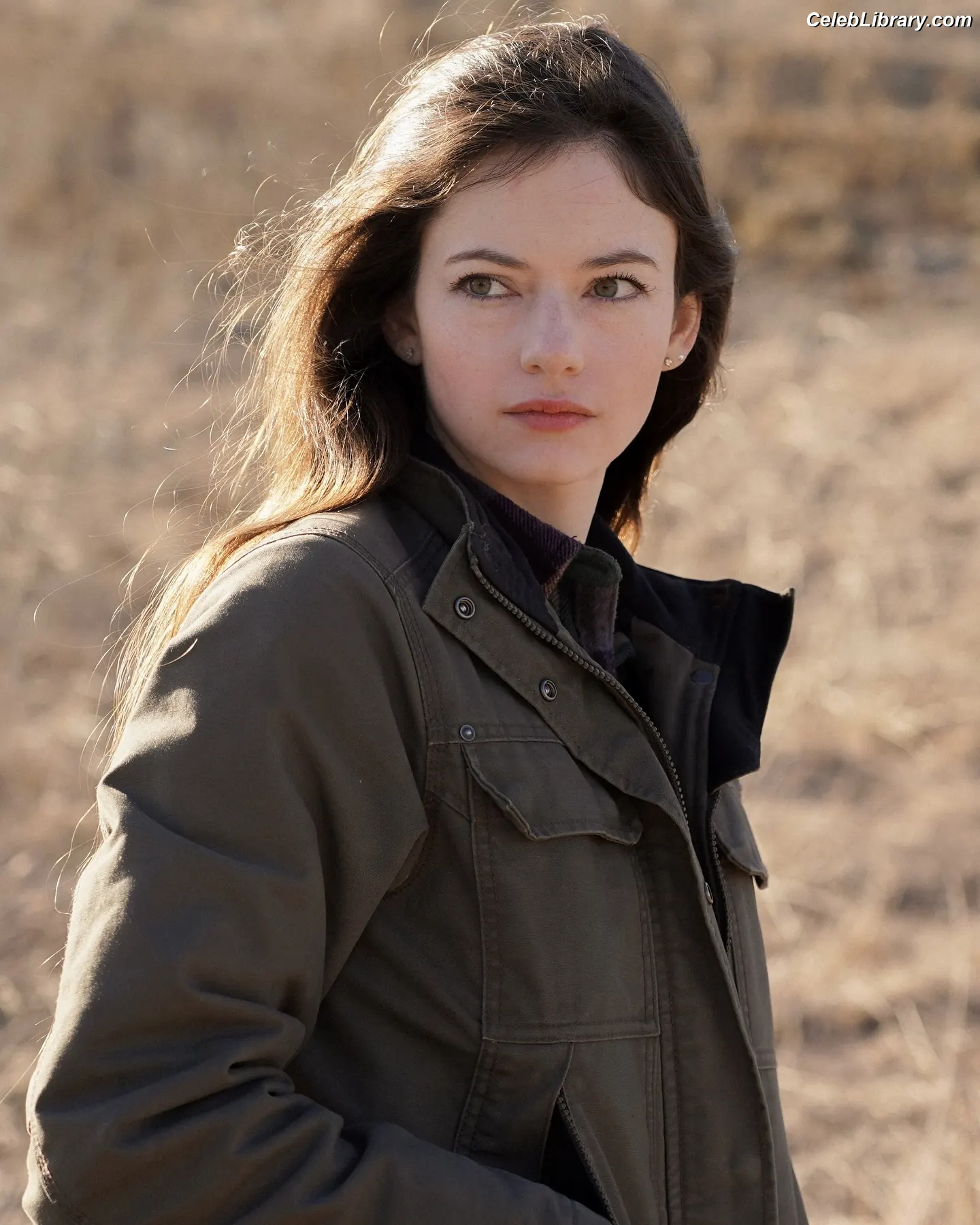 Mackenzie Foy photo 12 of 90