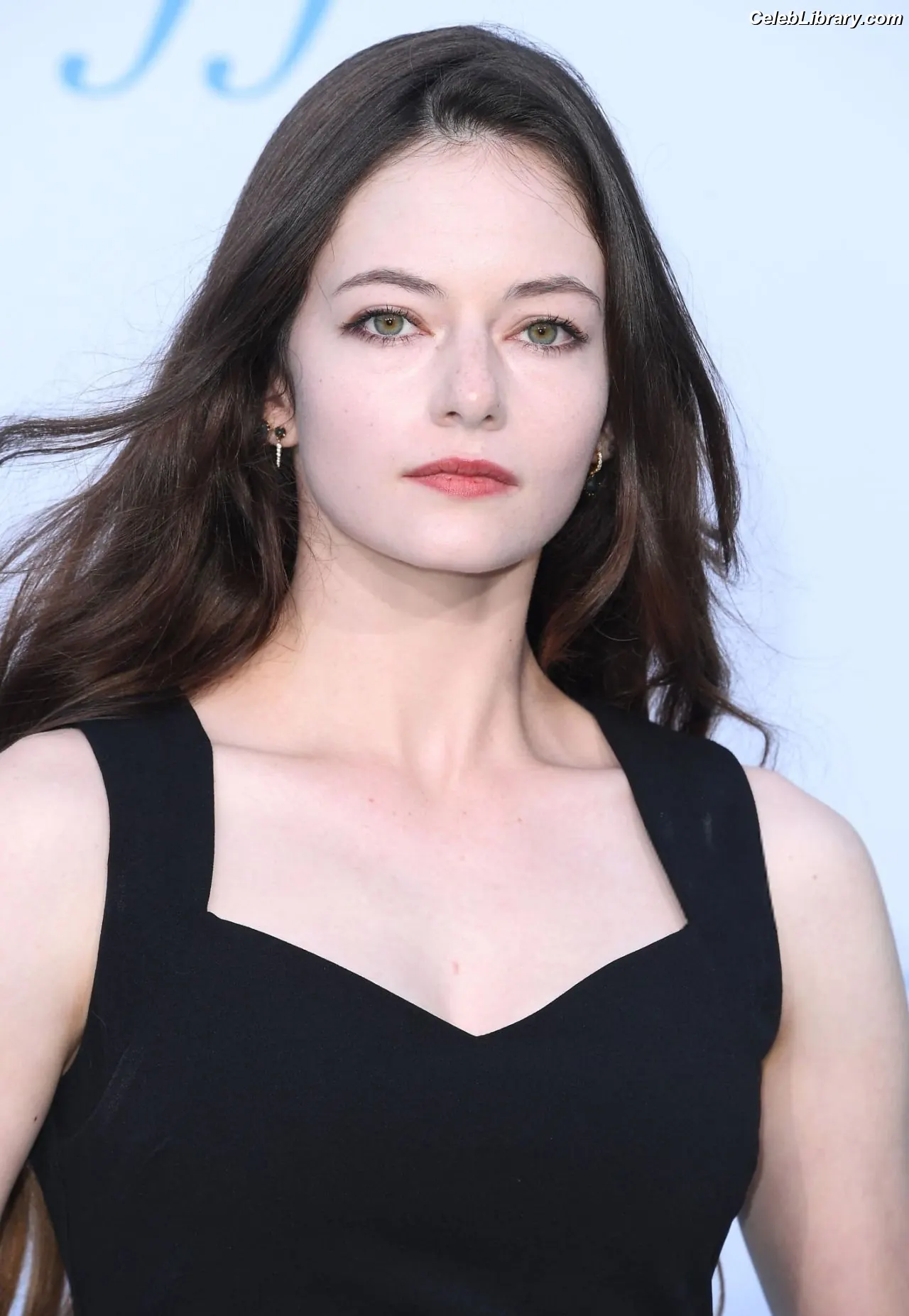 Mackenzie Foy photo 22 of 90