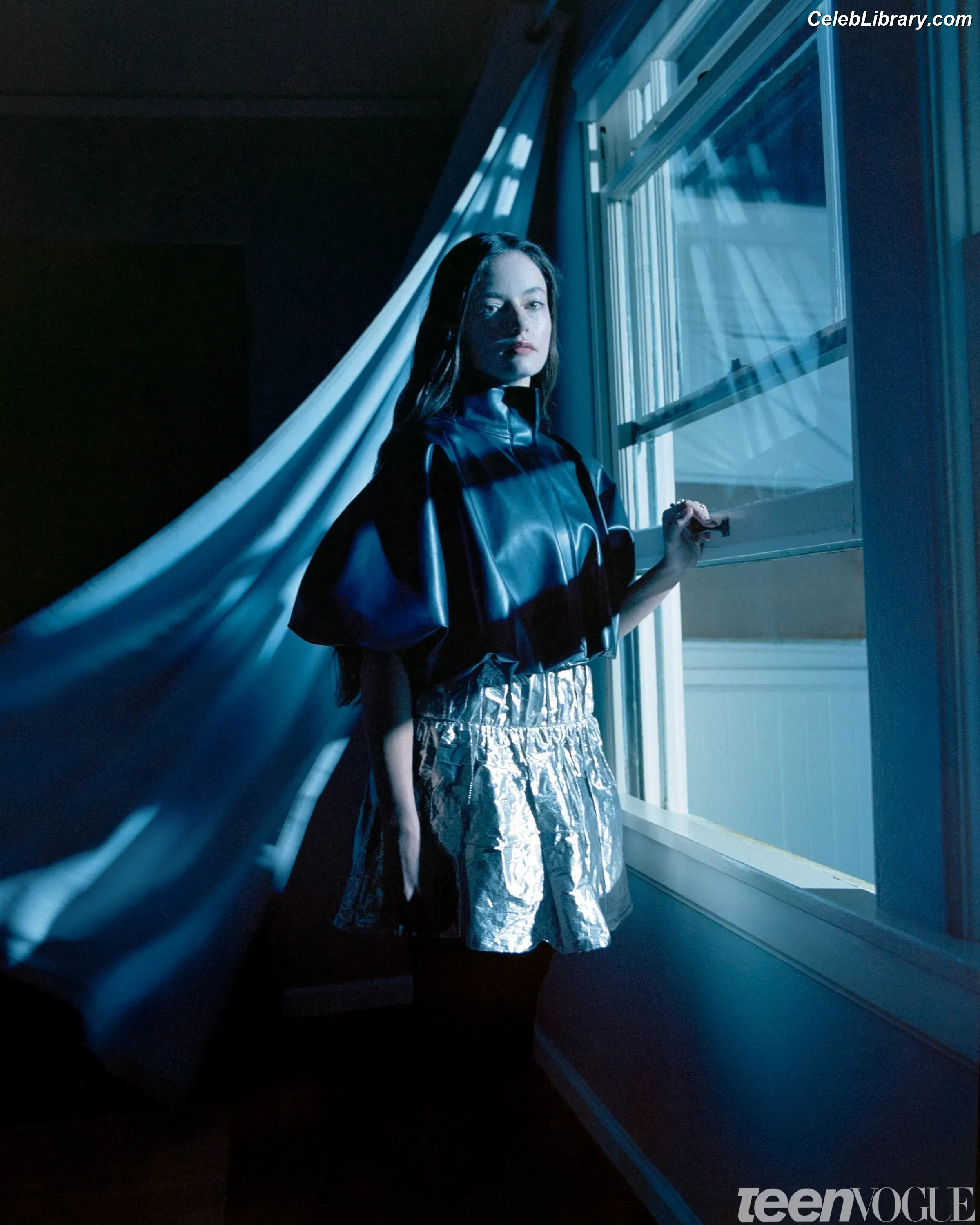 Mackenzie Foy photo 24 of 90