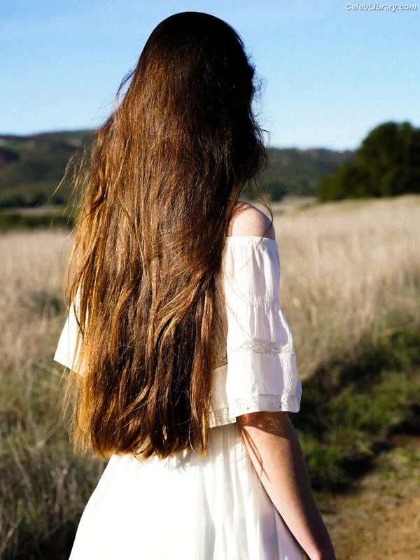 Mackenzie Foy photo 21 of 91