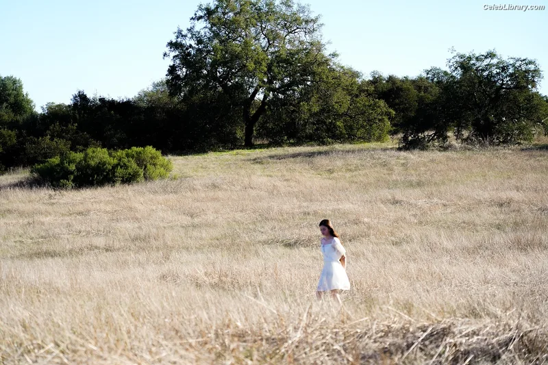 Mackenzie Foy photo 23 of 91