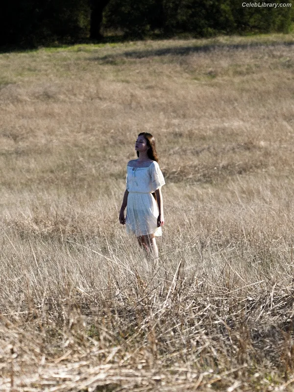 Mackenzie Foy photo 24 of 91