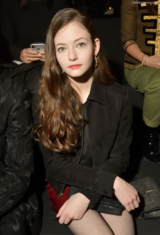 Mackenzie Foy photo 5 of 91