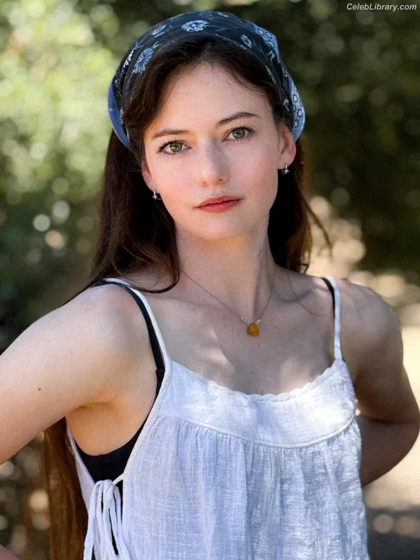 Mackenzie Foy photo 6 of 91