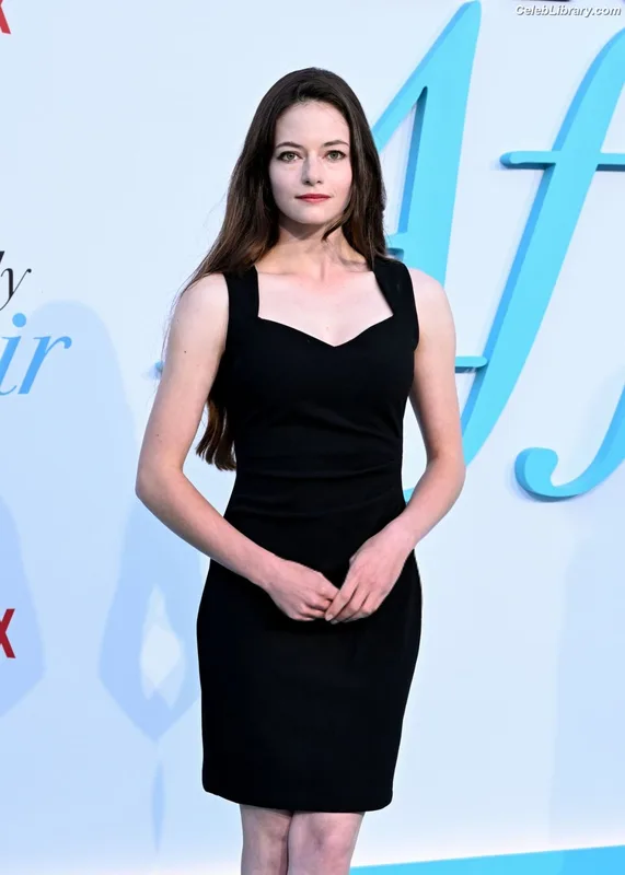 Mackenzie Foy photo 24 of 91