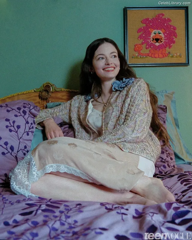 Mackenzie Foy photo 6 of 91