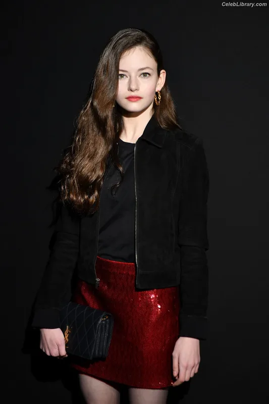 Mackenzie Foy photo 16 of 91