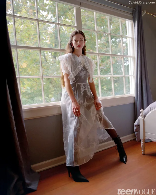 Mackenzie Foy photo 21 of 91