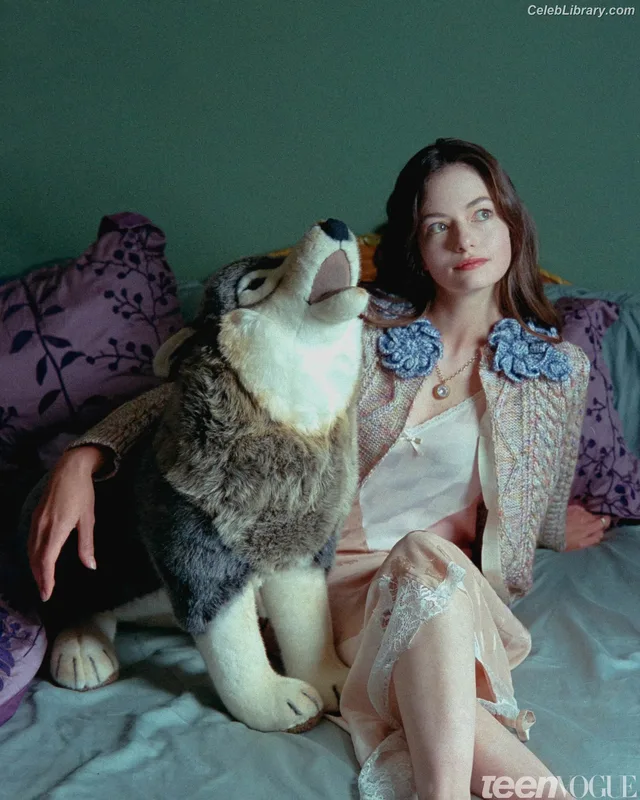 Mackenzie Foy photo 4 of 91