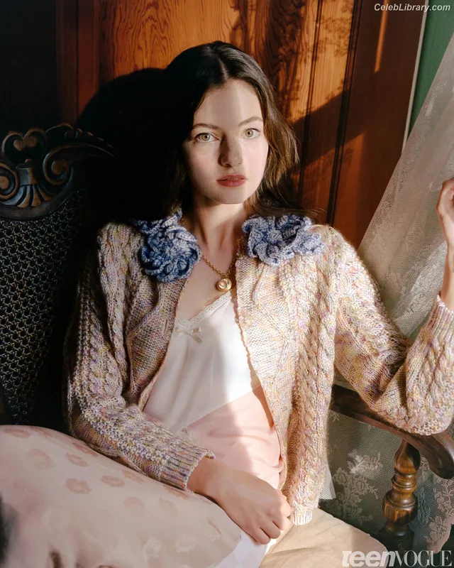 Mackenzie Foy photo 5 of 91