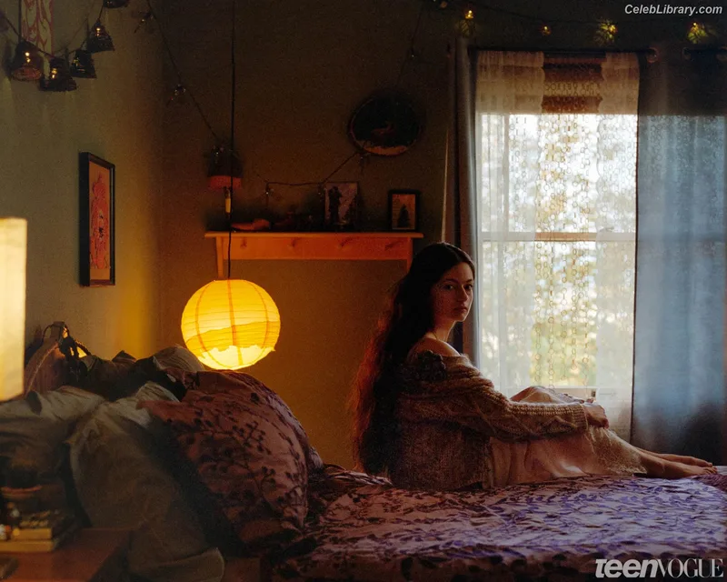 Mackenzie Foy photo 7 of 91