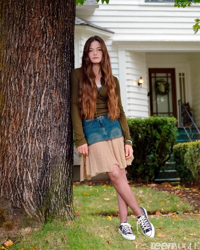 Mackenzie Foy photo 12 of 91