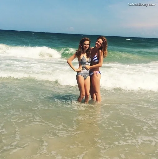 Mackenzie Lintz photo 18 of 90