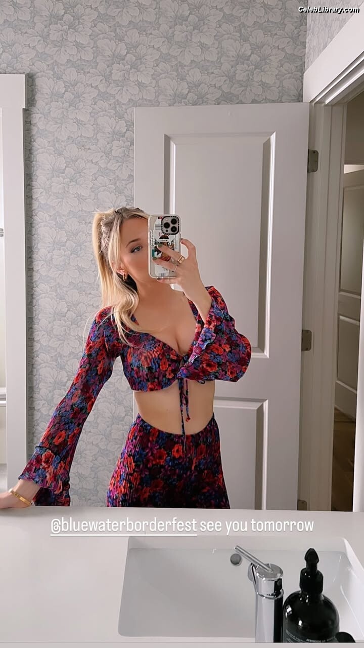 MacKenzie Porter photo 3 of 38