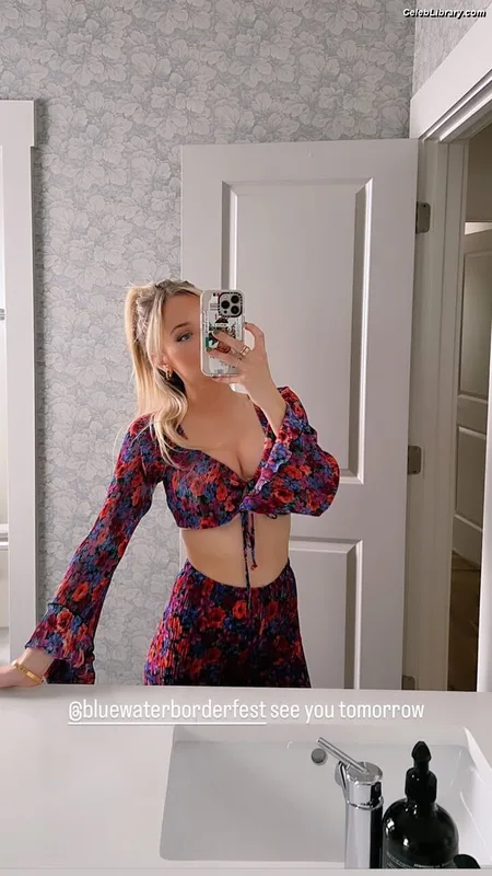 MacKenzie Porter photo 4 of 38