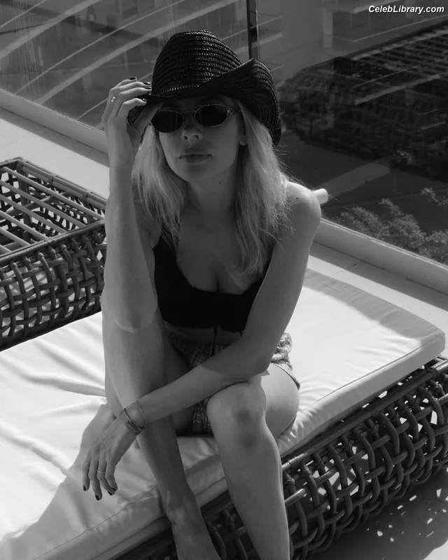 MacKenzie Porter photo 16 of 38