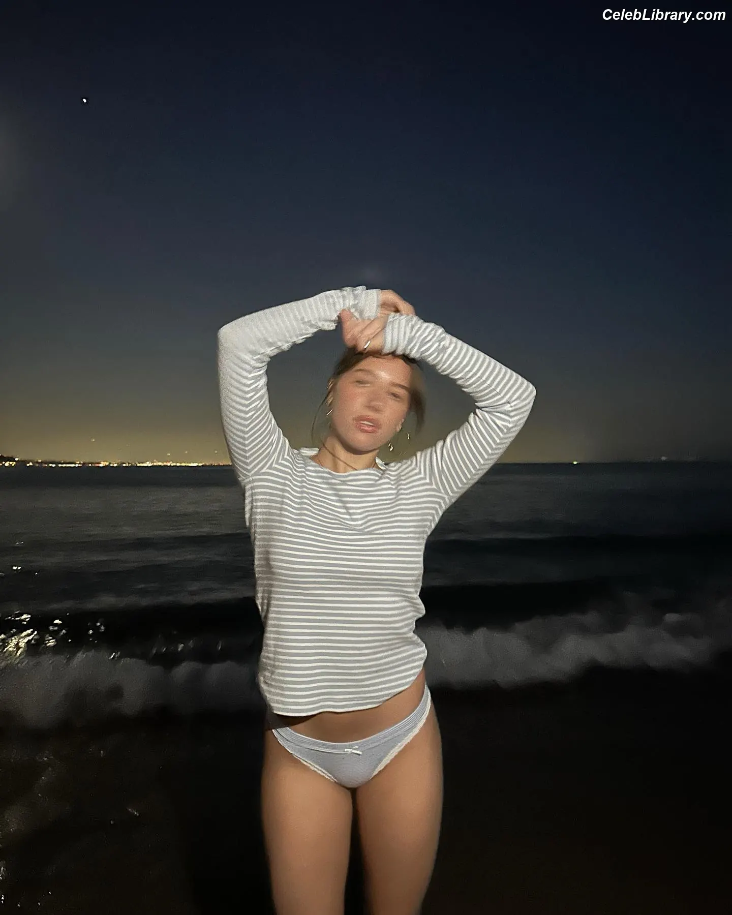 Mackenzie Ziegler photo 14 of 1166