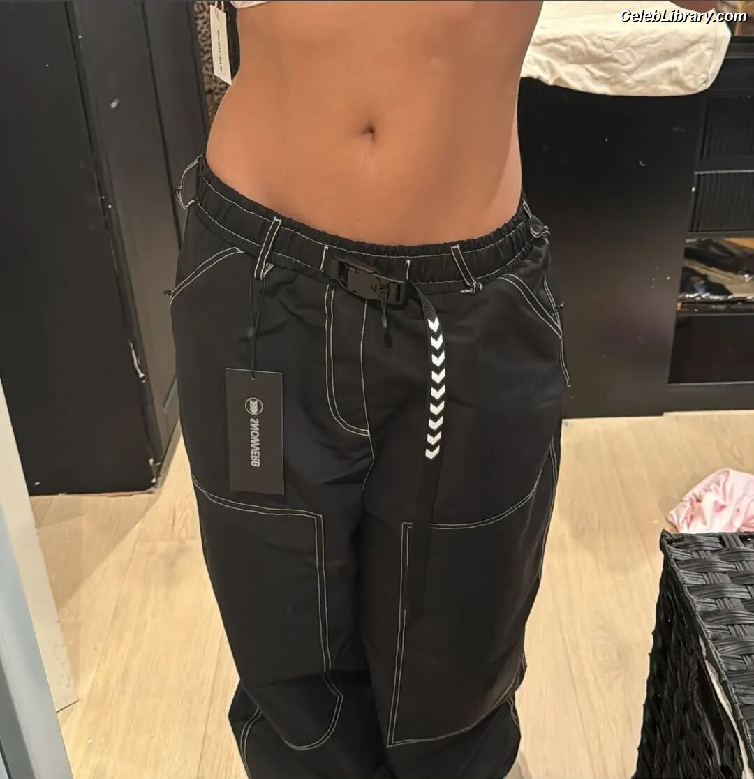 Mackenzie Ziegler photo 22 of 1166