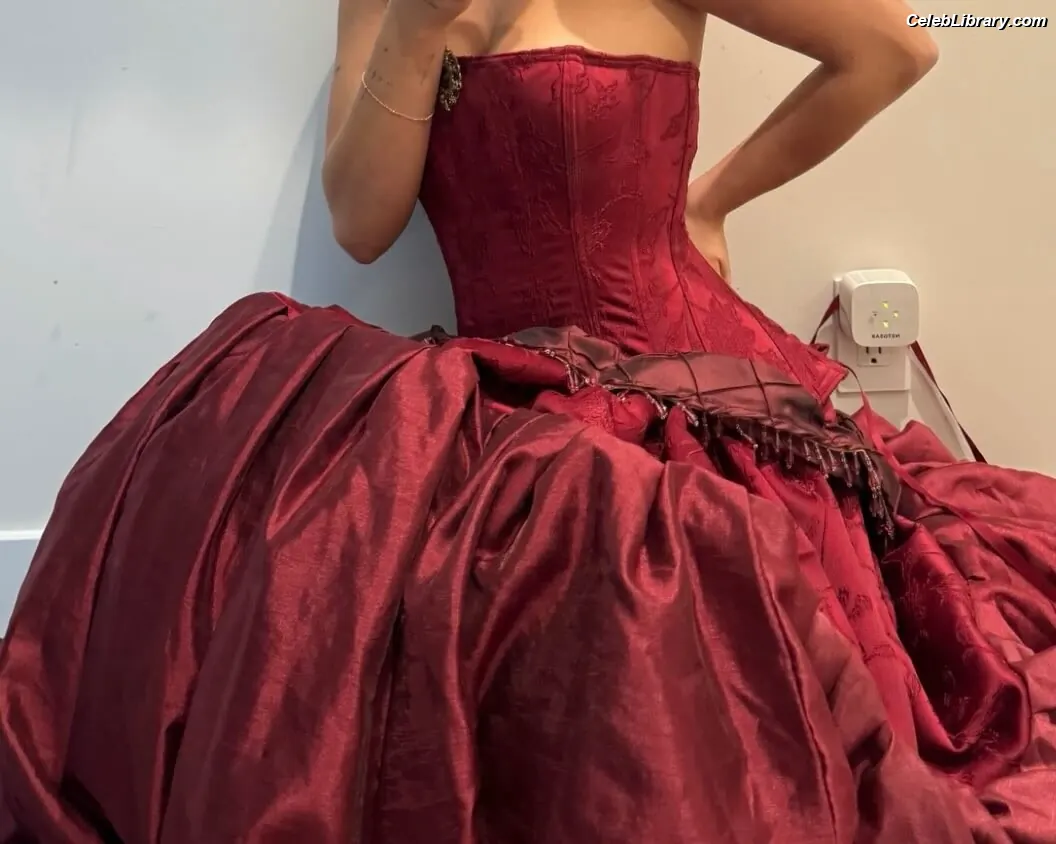 Mackenzie Ziegler photo 3 of 1166